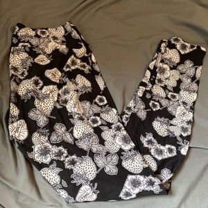 LuLaRoe leggings- OS one size - super soft!